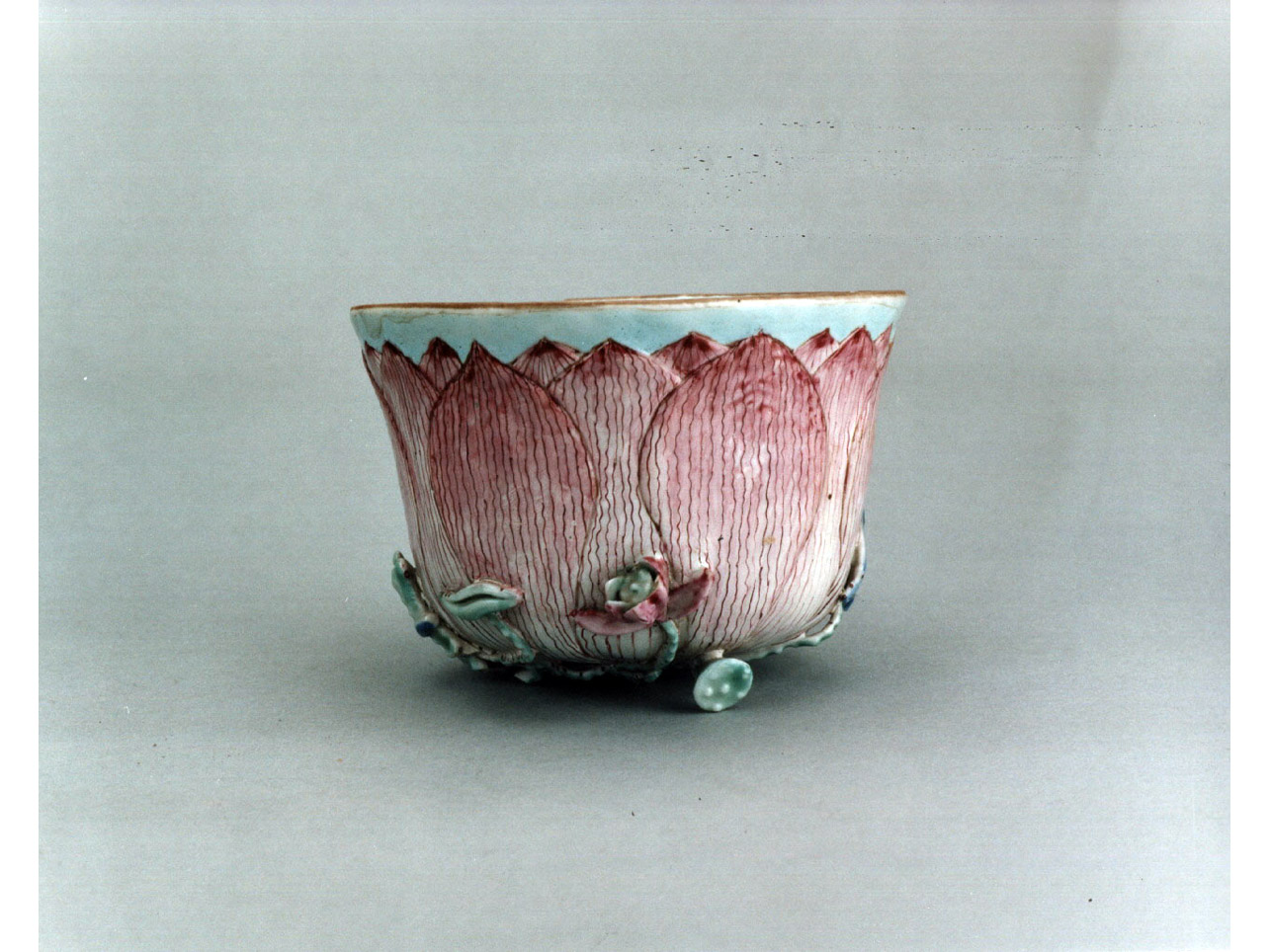 motivi decorativi floreali (tazza) - manifattura cinese (sec. XVIII)