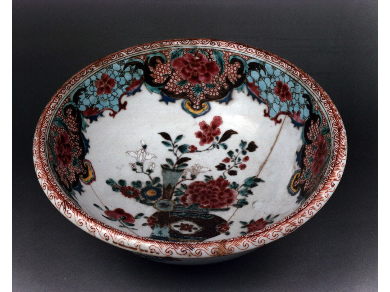 motivi decorativi floreali (coppa) - manifattura cinese (sec. XVIII)