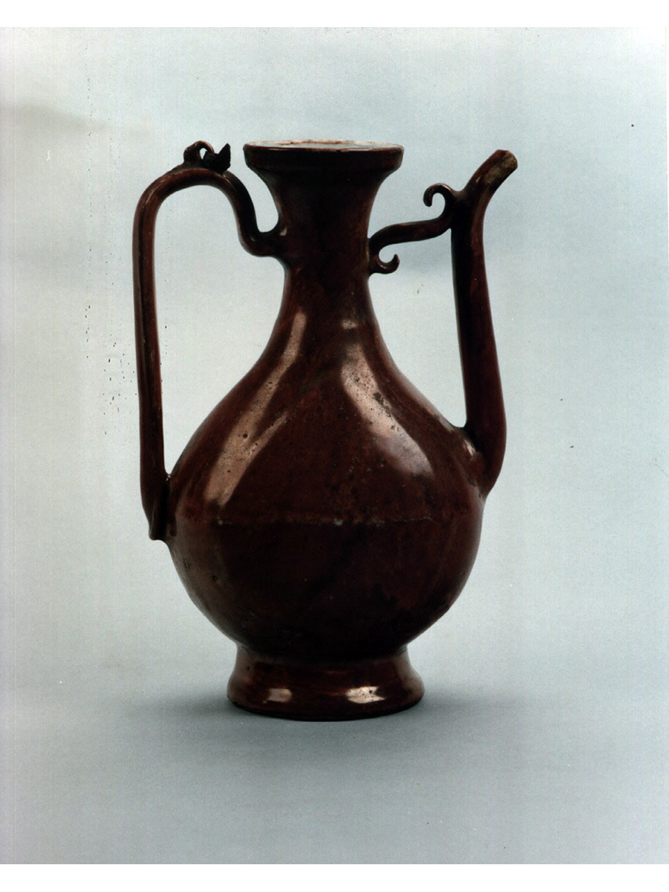 motivi decorativi vegetali (brocca) - manifattura cinese (secc. XVI/ XVII)