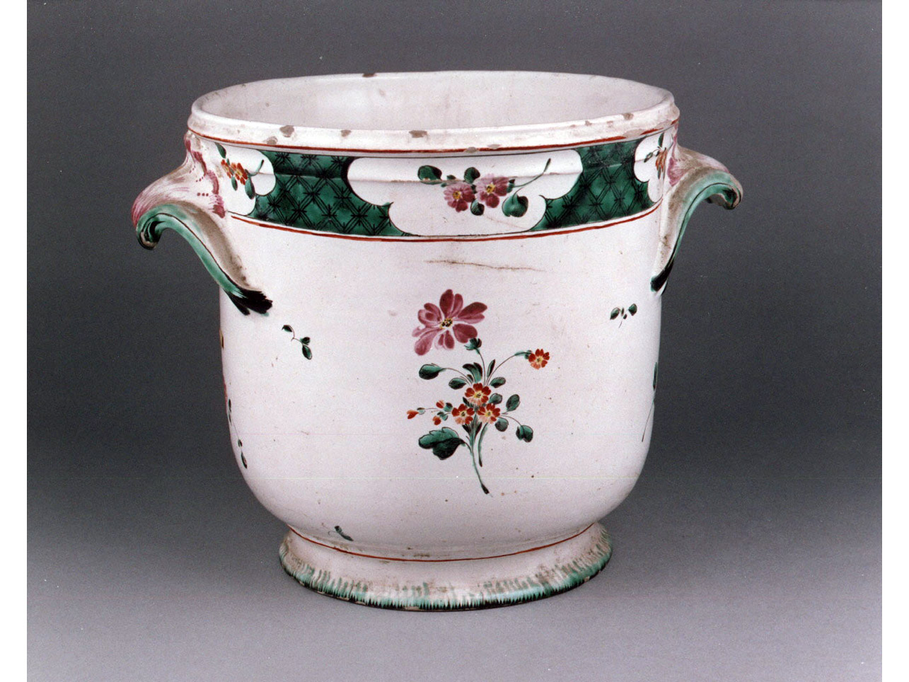 motivi decorativi floreali (cesto) - manifattura bolognese (sec. XVIII)