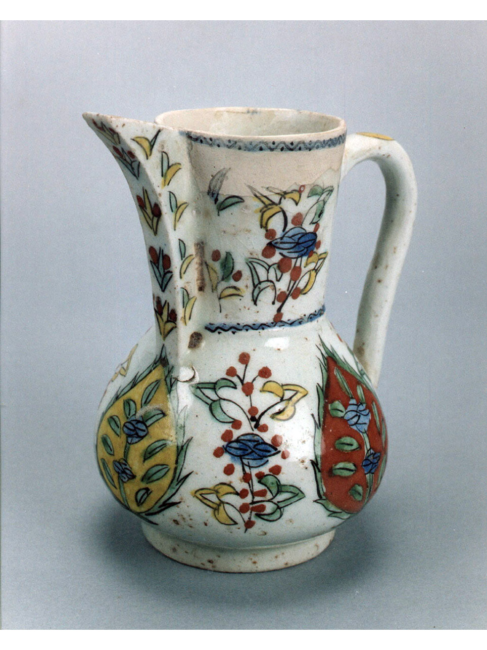 motivi decorativi floreali (brocca) - manifattura persiana (sec. XVIII)