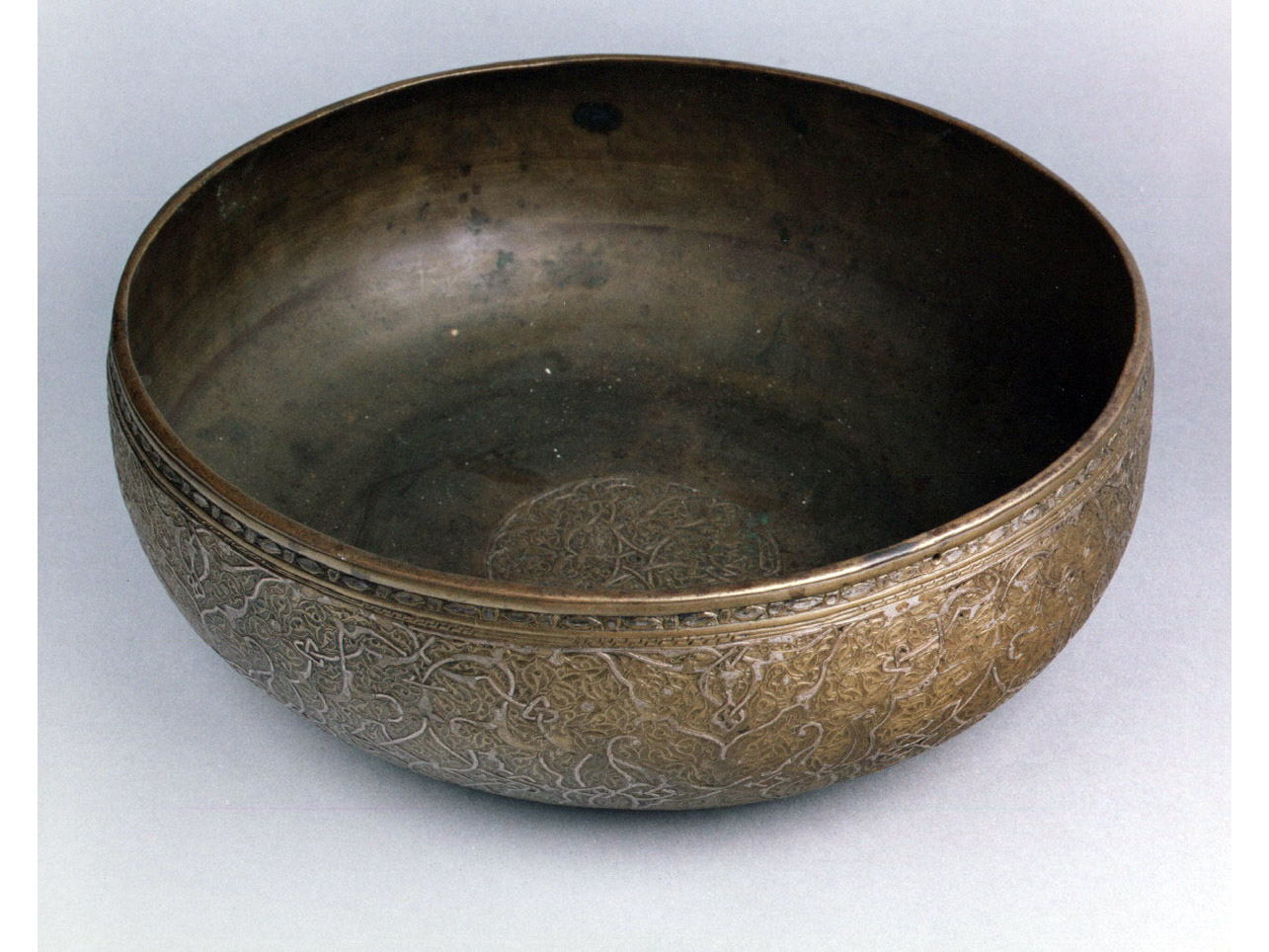 motivi decorativi (bacile) - bottega veneta (sec. XV)