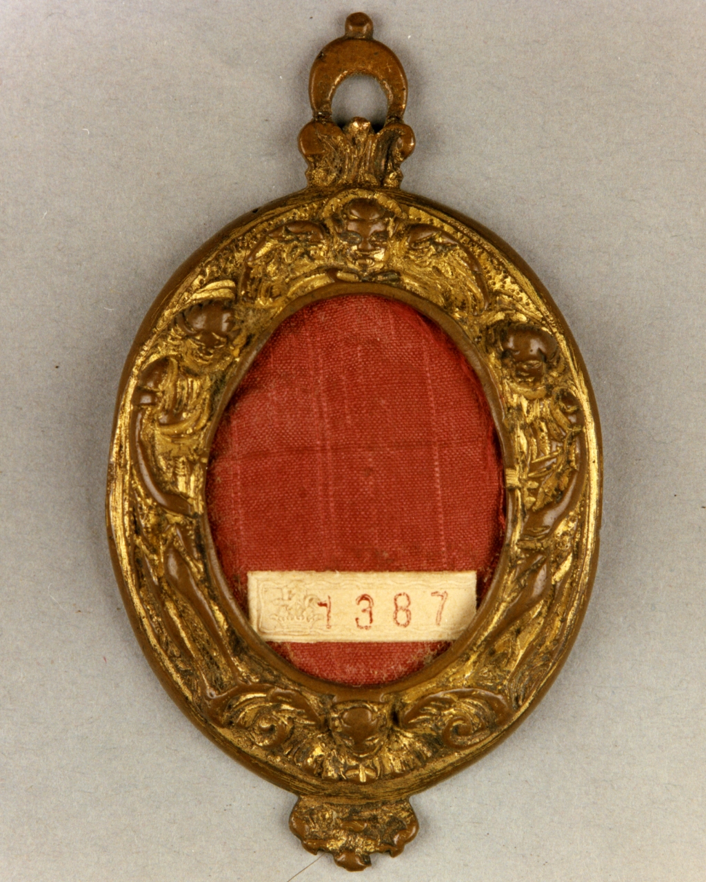 angeli e cherubini (medaglione) - bottega Italia settentrionale (prima metà sec. XVI)