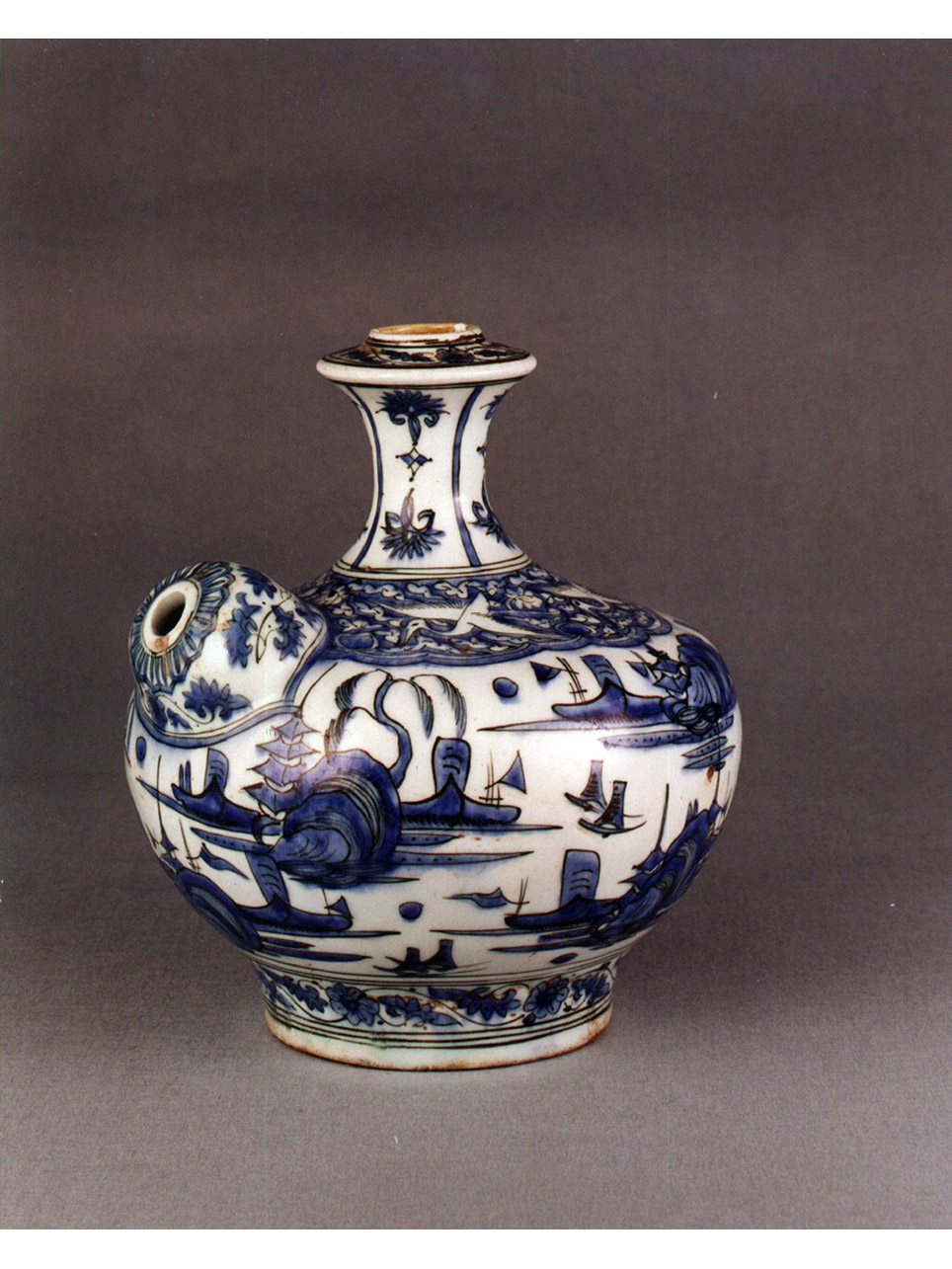 motivi decorativi vegetali e animali (narghilè) - produzione iraniana (prima metà sec. XVII)