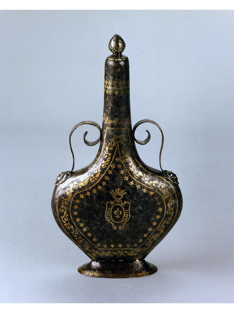 motivi decorativi vegetali (fiaschetta) - bottega italiana (sec. XVI)