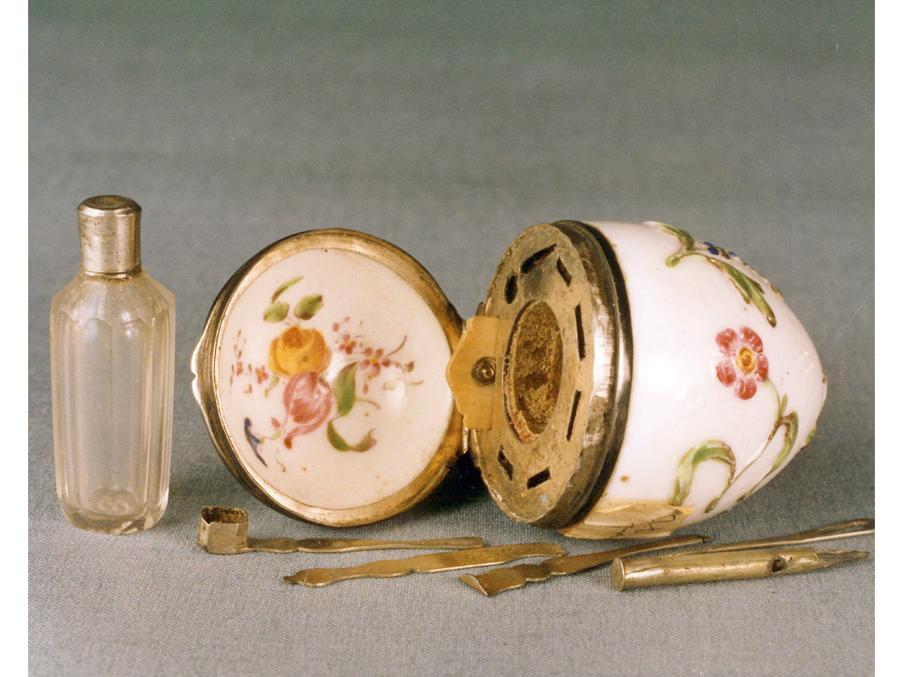 motivi decorativi floreali (necessaire) - manifattura di Limbach (ultimo quarto sec. XVIII)