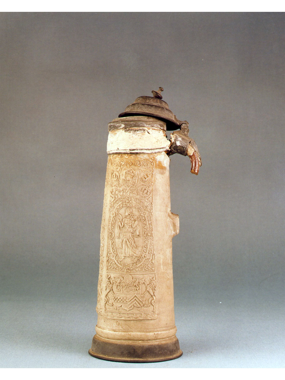 figure allegoriche femminili (boccale) - manifattura tedesca (ultimo quarto sec. XVI)