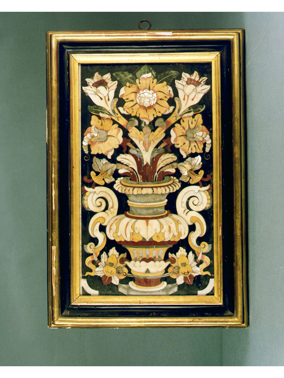 vaso con fiori (decorazione a intarsio) di Lazzari Dionisio (cerchia) (sec. XVII)