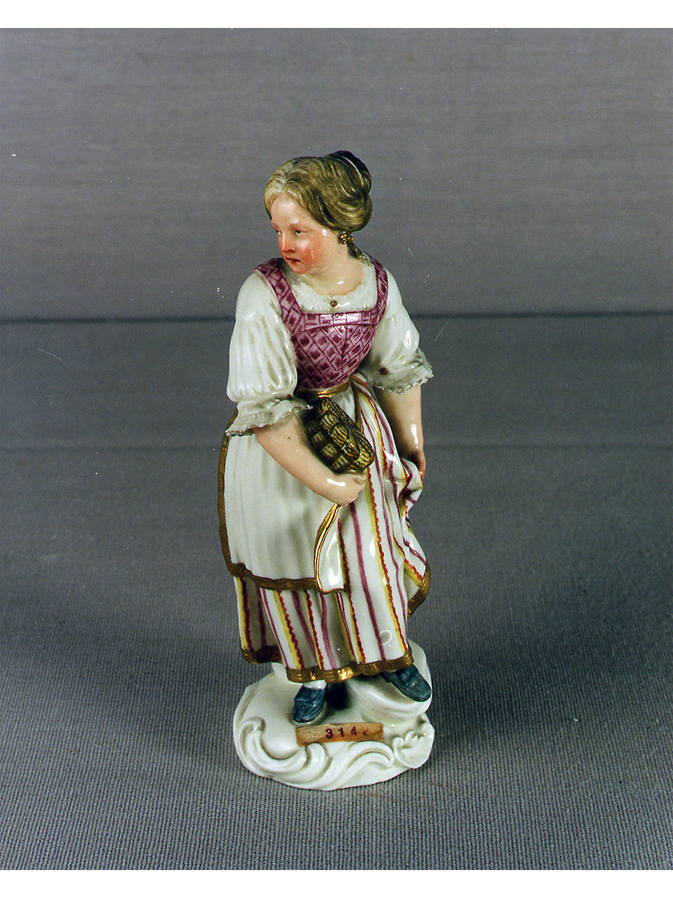 figura femminile (statuetta) - manifattura tedesca (sec. XVIII)