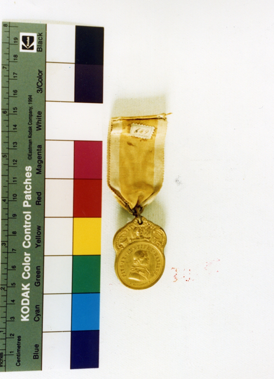 ritratto d'uomo (medaglia pontificia) - bottega napoletana (sec. XIX)