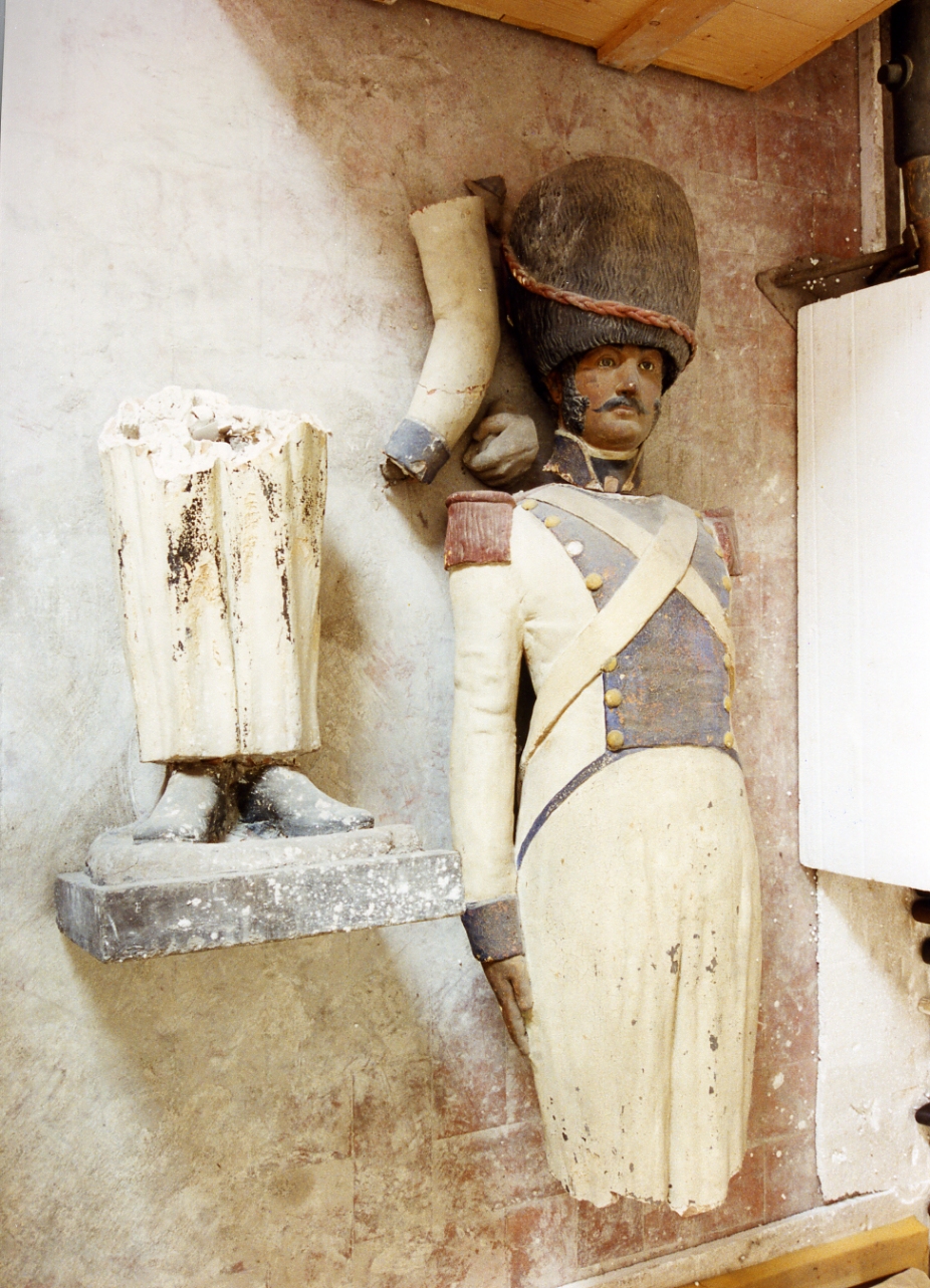 granatiere (statua) - manifattura abruzzese, manifattura napoletana (sec. XIX)
