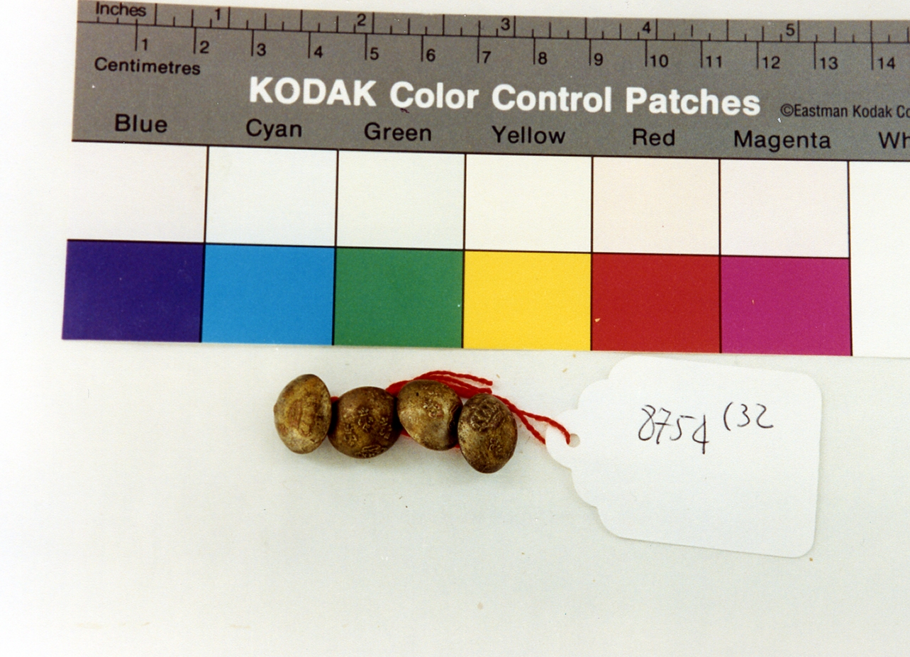 bottone, serie - bottega italiana (sec. XIX)