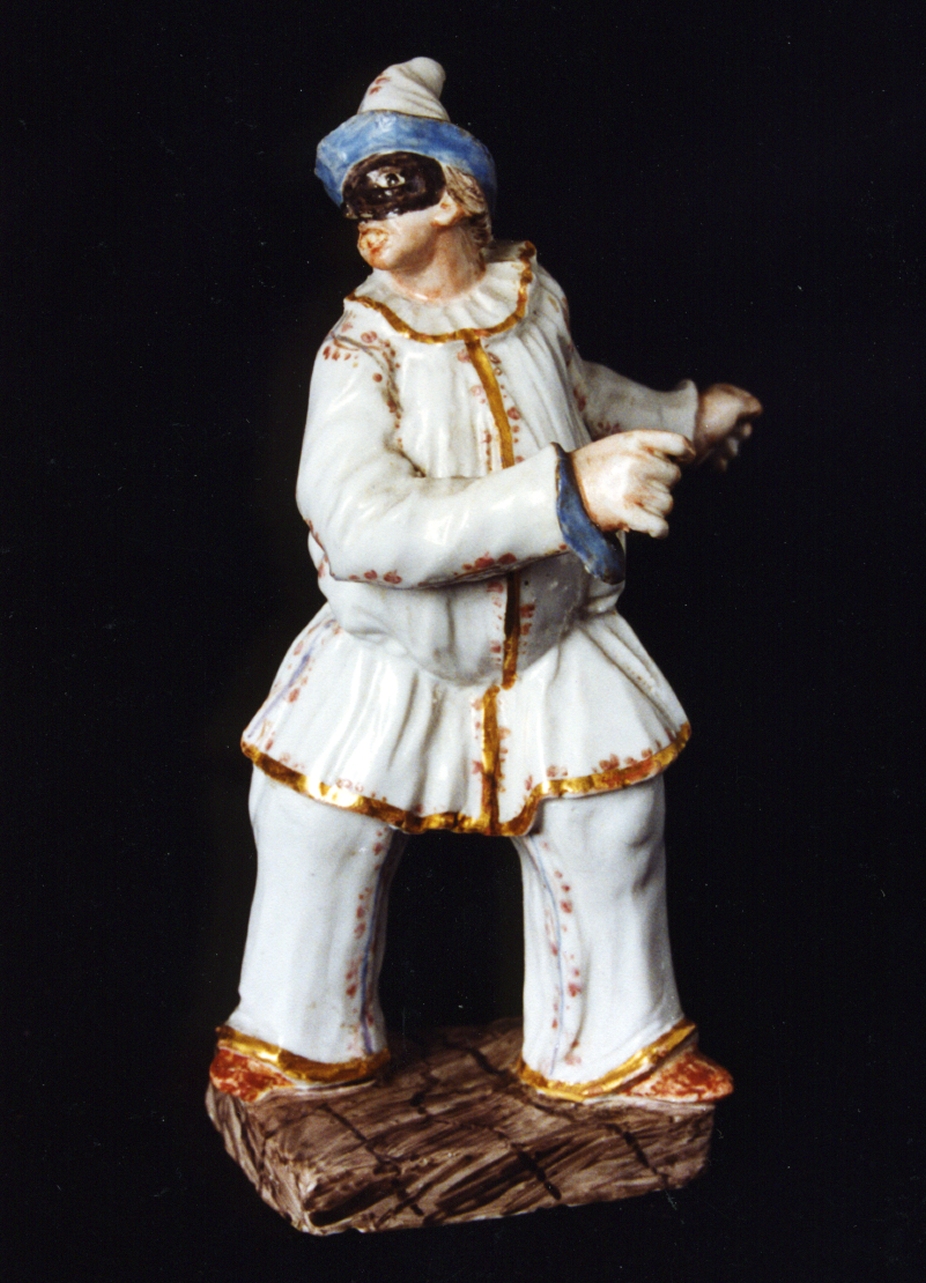 Pulcinella che suona la chitarra (statuetta) - manifattura veneziana (sec. XVIII)