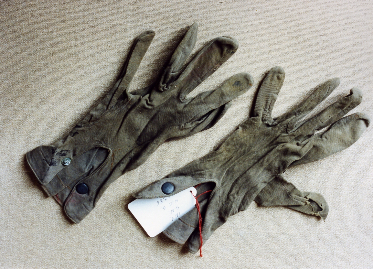 guanti - bottega italiana (sec. XX)