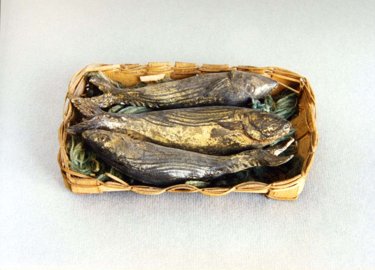 sporta con pesci (scultura miniaturistica) - bottega napoletana (secc. XVIII/ XIX)