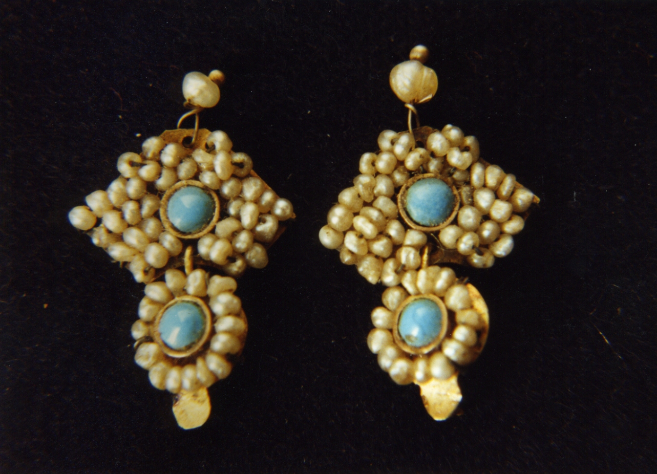 orecchino, serie - bottega napoletana (secc. XVIII/ XIX)