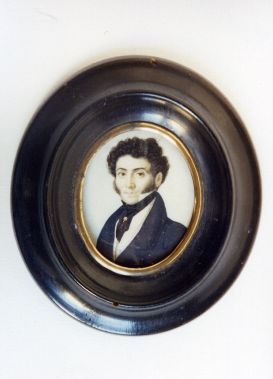 ritratto d'uomo (miniatura) - bottega italiana (sec. XIX)