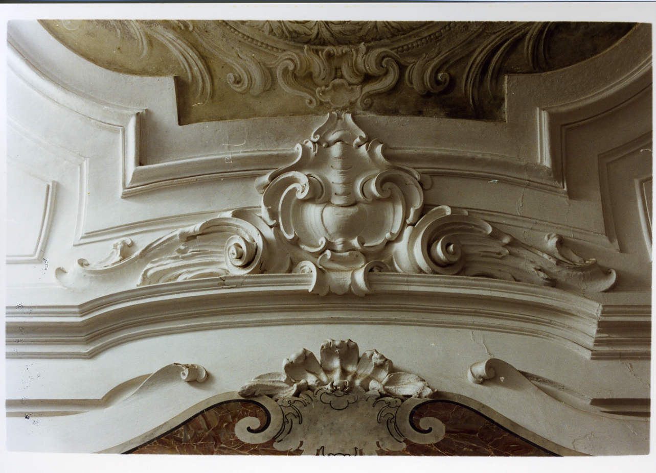 cartiglio (decorazione plastica, serie) di Tagliacozzi Canale Nicola (sec. XVIII)
