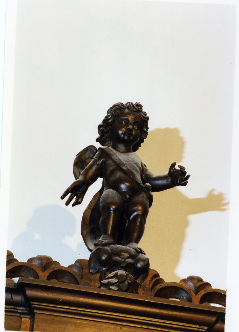 putto (cimasa) di Merliani Giovanni detto Giovanni da Nola (inizio sec. XVII)