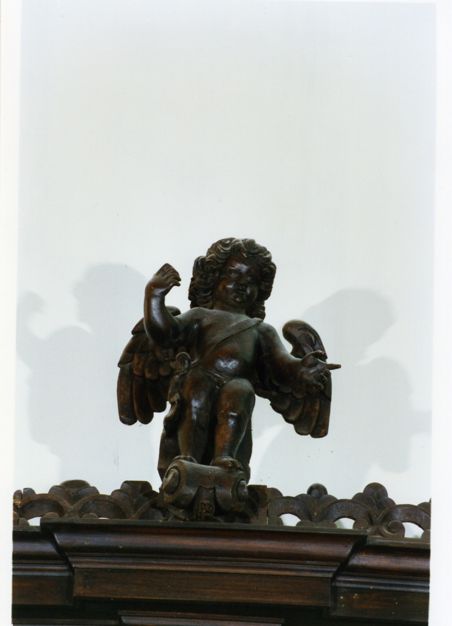 putto (cimasa) di Merliani Giovanni detto Giovanni da Nola (inizio sec. XVII)