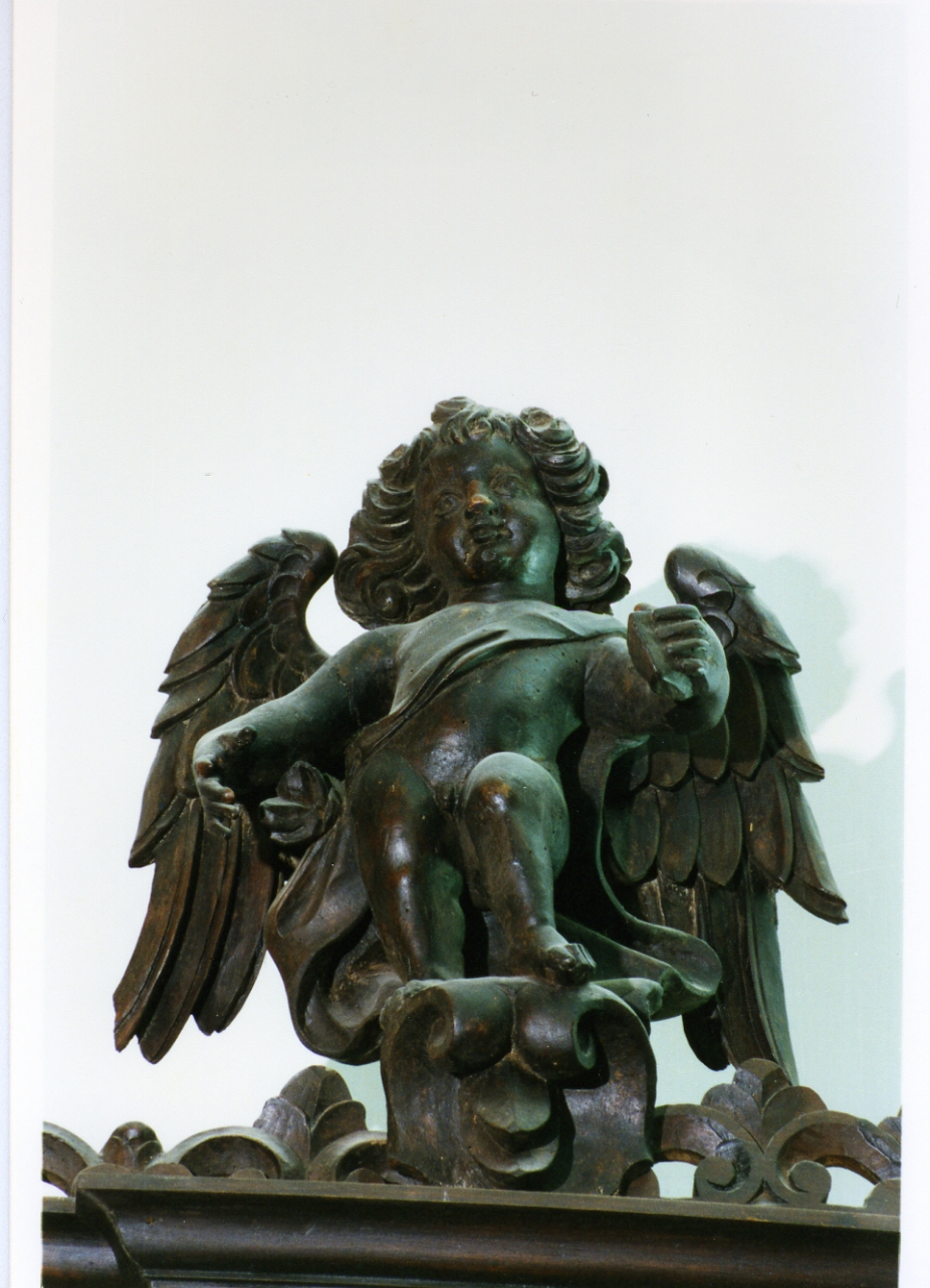 putto alato (cimasa) di Merliani Giovanni detto Giovanni da Nola (inizio sec. XVII)