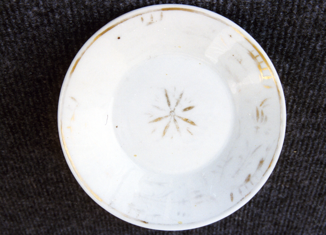 piattino - Real Fabbrica di Napoli (sec. XVIII)