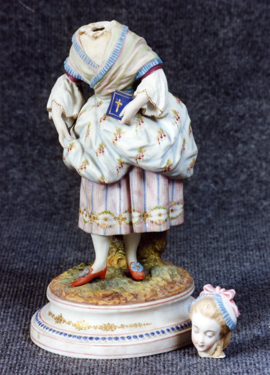 figura femminile (statuetta) - Real Fabbrica di Napoli (sec. XVIII)