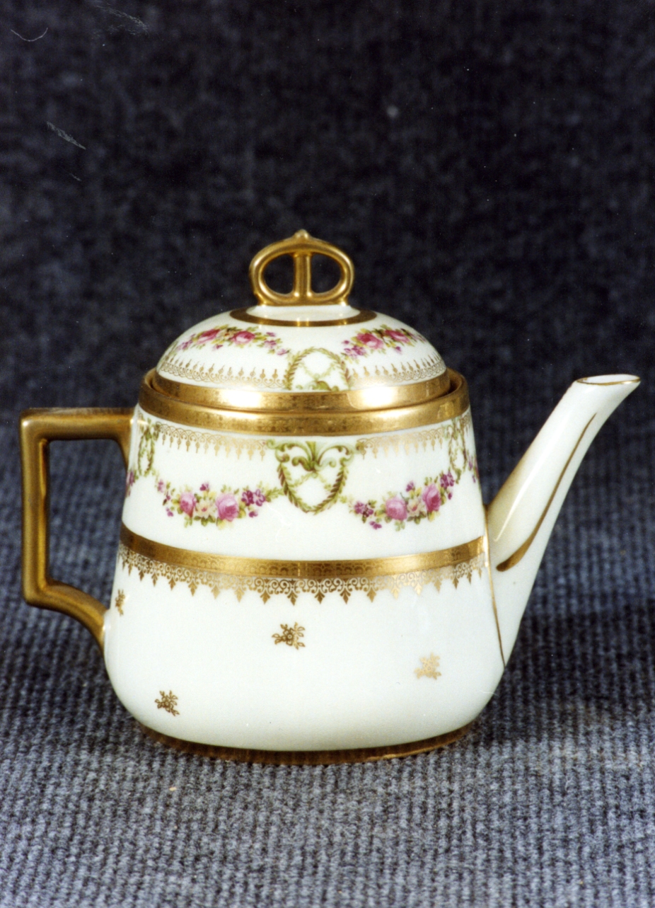 figure a colloquio (teiera) - manifattura viennese (sec. XVIII)