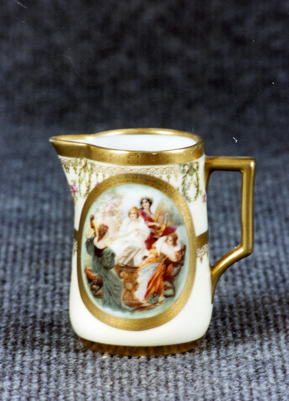 figura femminile (lattiera) - manifattura viennese (sec. XVIII)