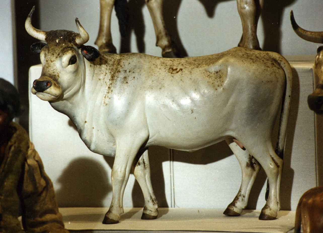 mucca (statuetta di presepio) di Vassallo Nicola (bottega) (sec. XVIII)