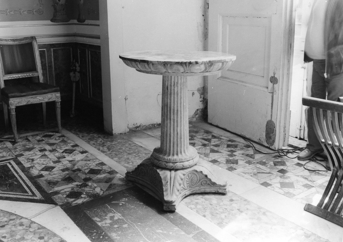tavolino - bottega napoletana (prima metà sec. XIX)