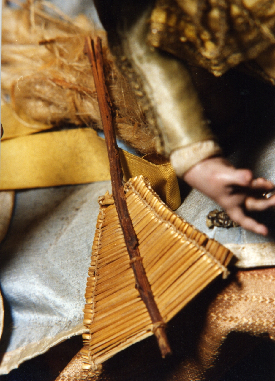 ventaglio (scultura miniaturistica) - bottega napoletana (secc. XVIII/ XIX)