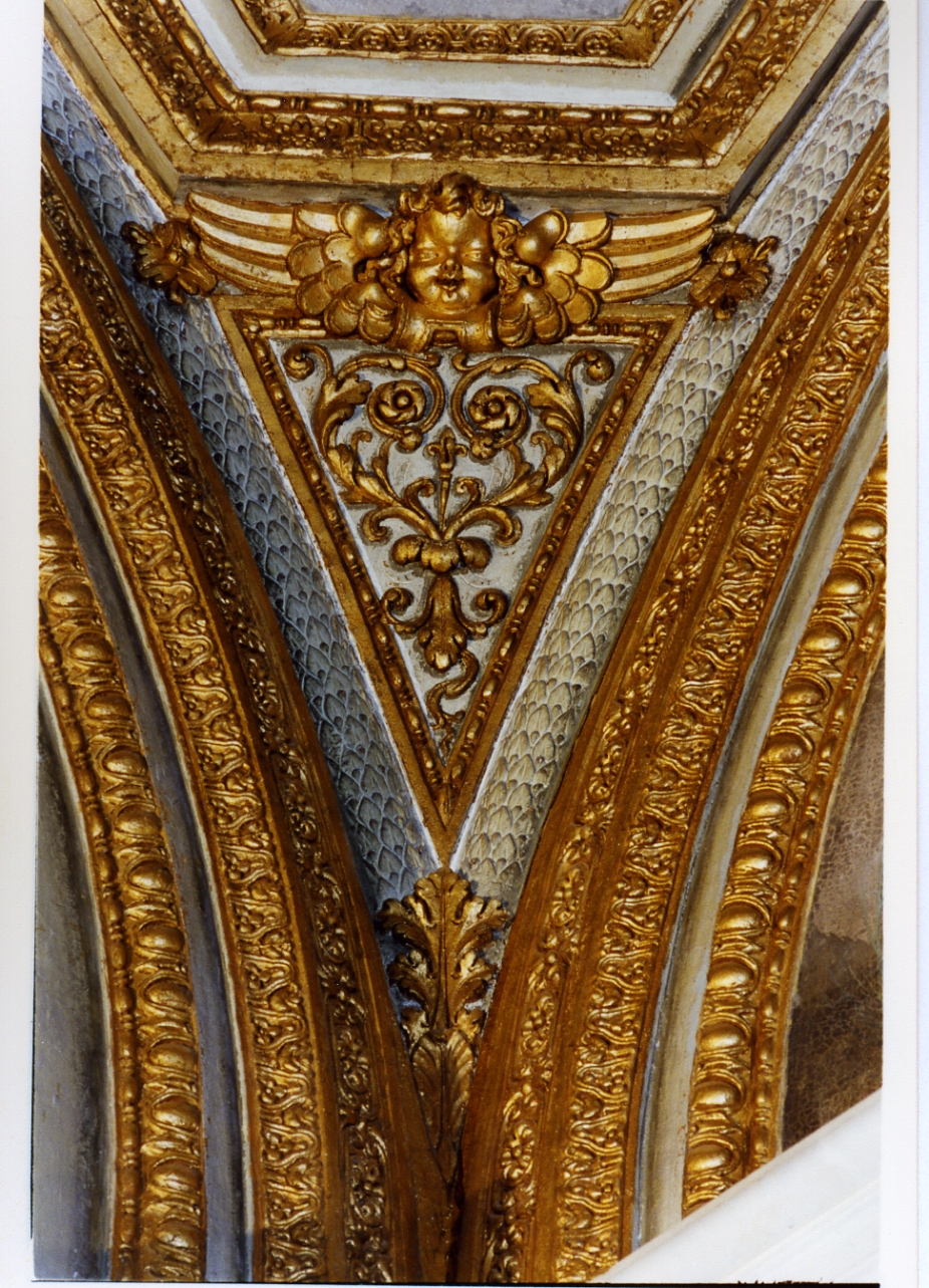 cherubini e motivi decorativi a volute (decorazione plastica, serie) - bottega napoletana (sec. XVII)