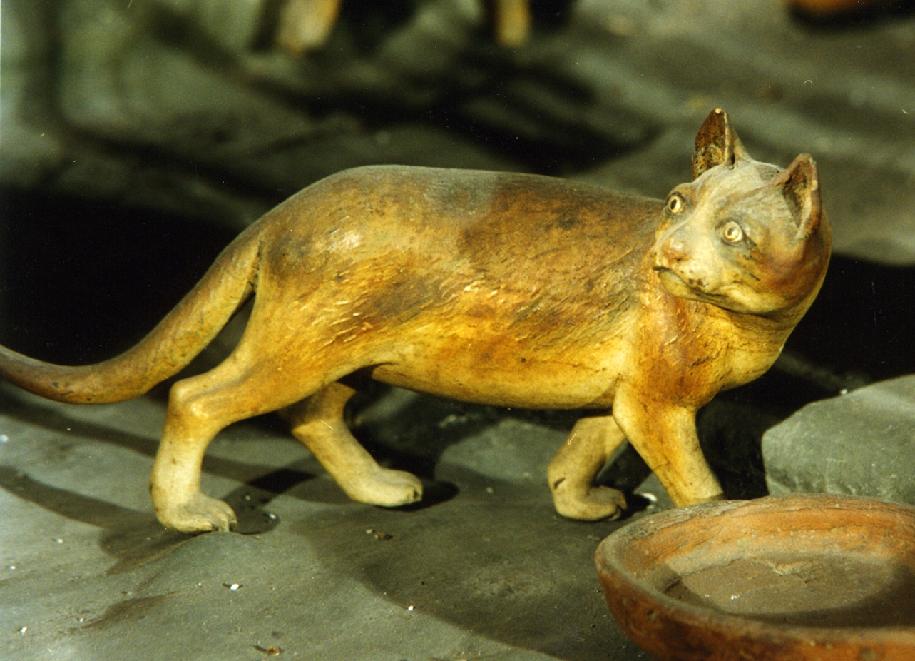 gatto (scultura miniaturistica) di Vassallo Nicola (sec. XVIII)