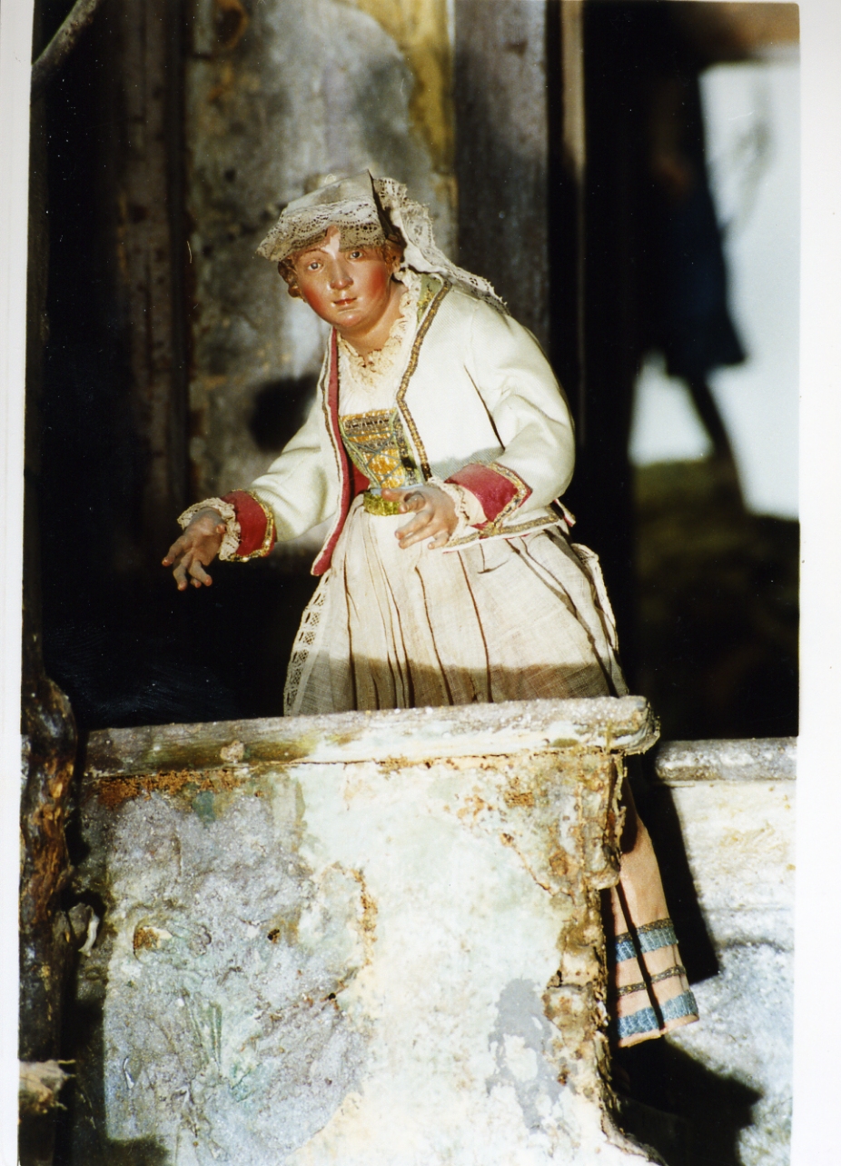 figura femminile (statuetta di presepio) - manifattura napoletana (inizio sec. XIX)