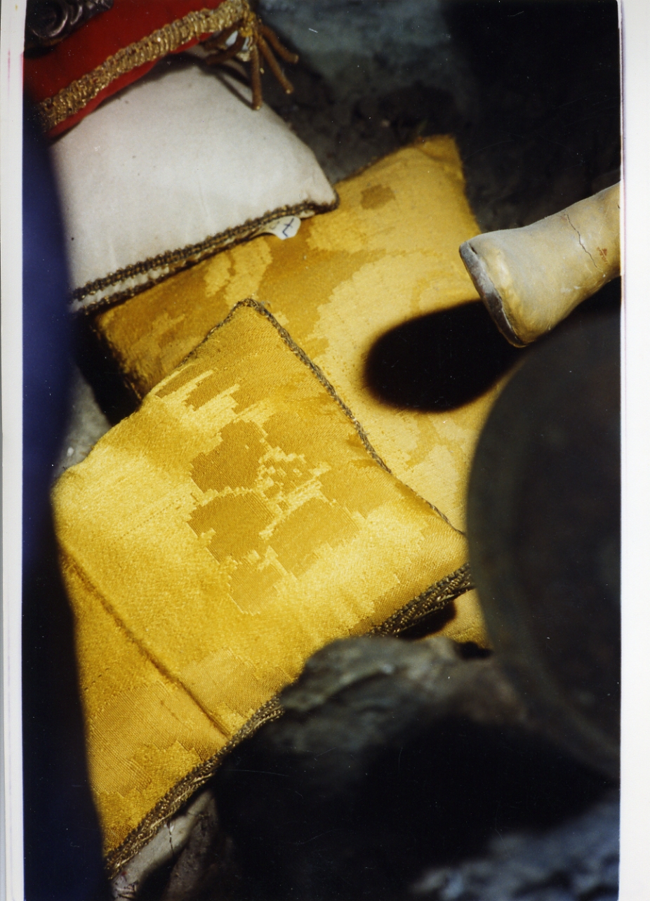 cuscino (scultura miniaturistica, serie) - bottega napoletana (sec. XIX)