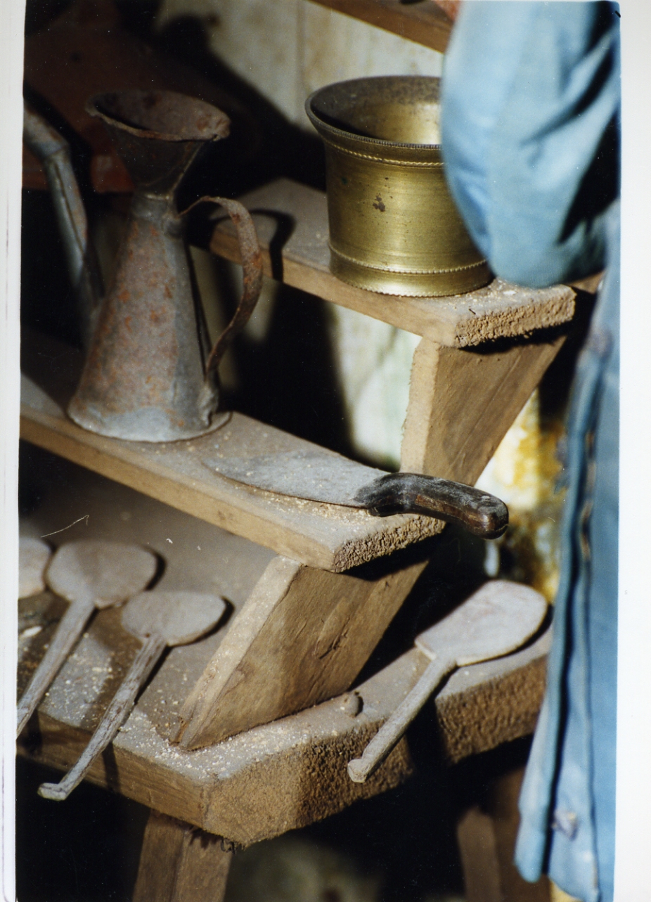 recipiente olio (scultura miniaturistica) - bottega napoletana (sec. XIX)