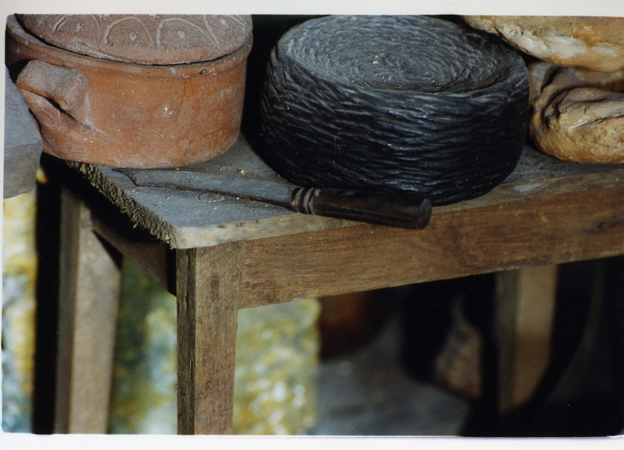 coltello (scultura miniaturistica) - bottega napoletana (sec. XIX)