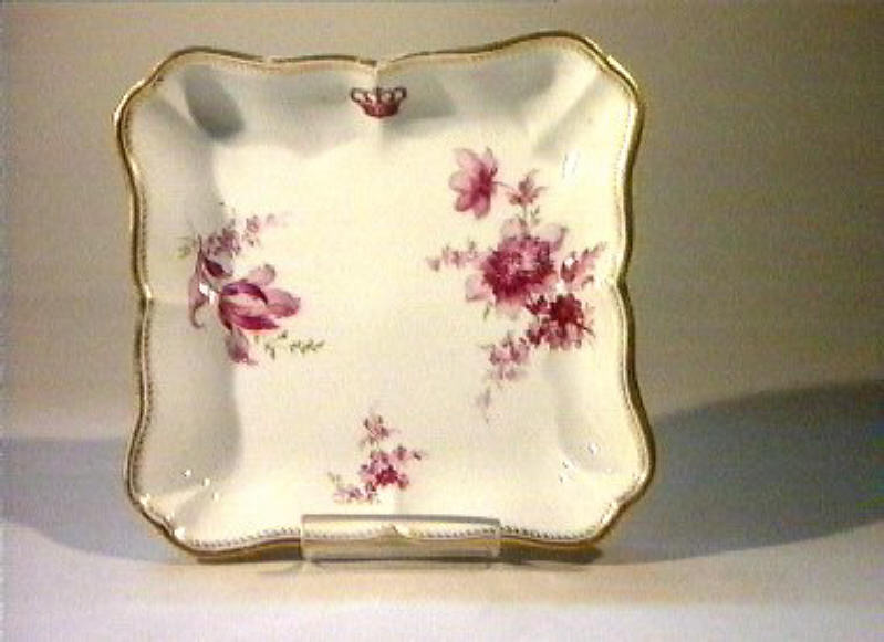 motivi decorativi floreali (piatto da portata) - manifattura di Meissen (sec. XIX)