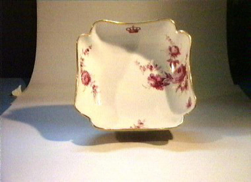 motivi decorativi floreali (zuppiera) - manifattura di Meissen (sec. XIX)