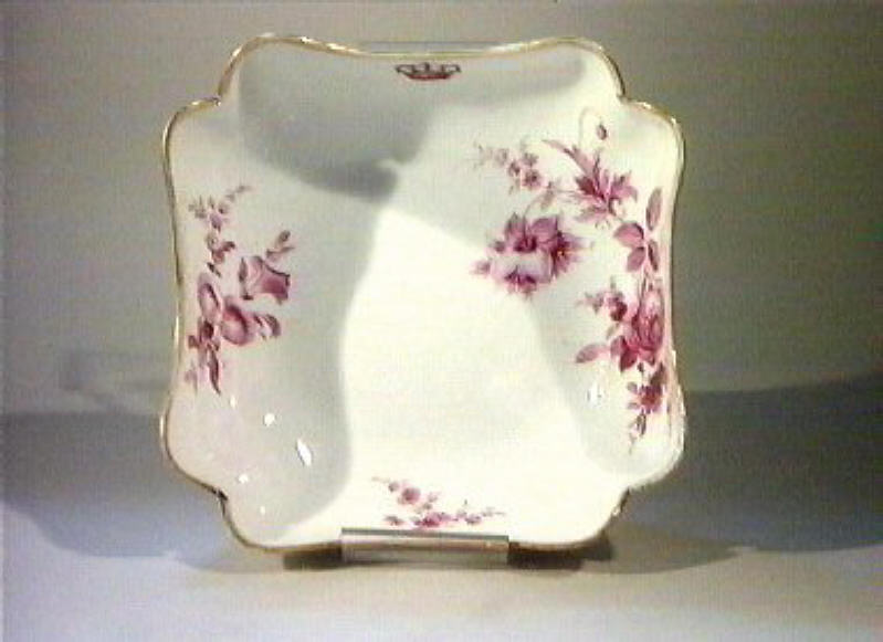 motivi decorativi floreali (zuppiera) - manifattura di Meissen (sec. XIX)