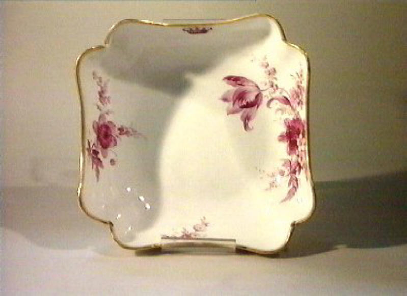 motivi decorativi floreali (zuppiera) - manifattura di Meissen (sec. XIX)