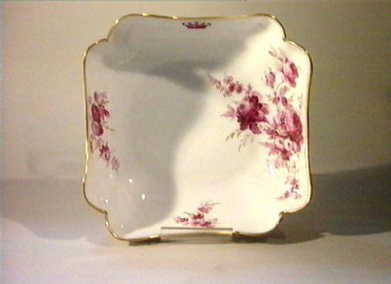 motivi decorativi floreali (zuppiera) - manifattura di Meissen (sec. XIX)