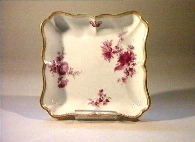 motivi decorativi floreali (piattino) - manifattura di Meissen (sec. XIX)