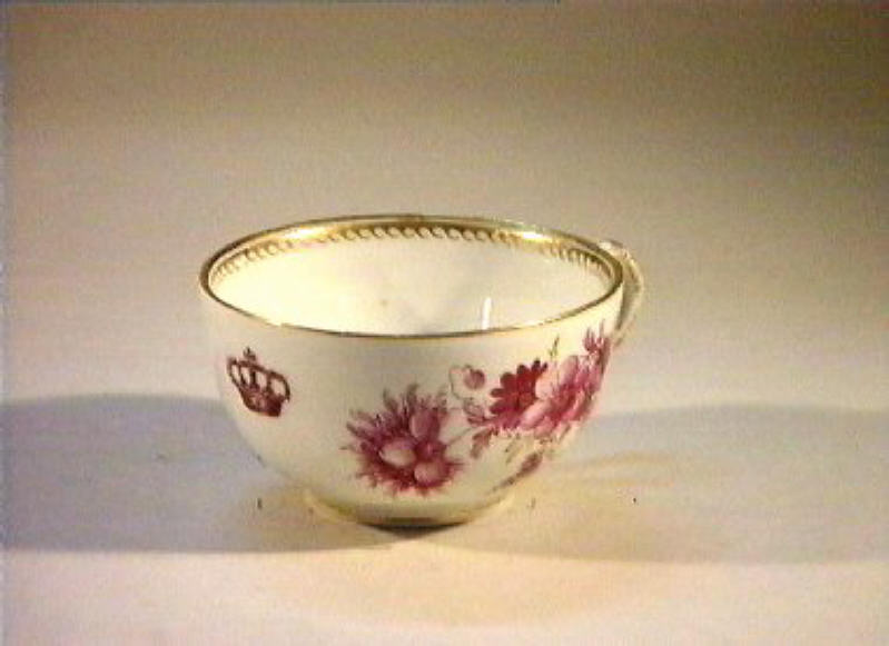 motivi decorativi floreali (tazza) - manifattura di Meissen (sec. XIX)