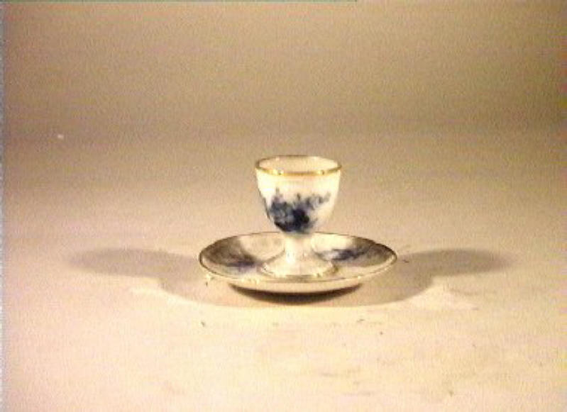 motivi decorativi vegetali e animali (portauovo) - manifattura reale di Prussia (sec. XIX)