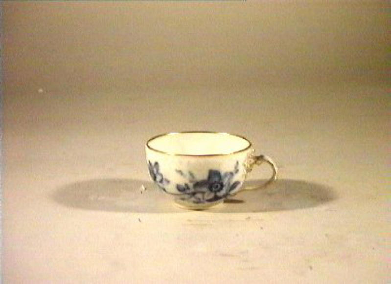 motivi decorativi vegetali e animali (tazza) - manifattura reale di Prussia (sec. XIX)