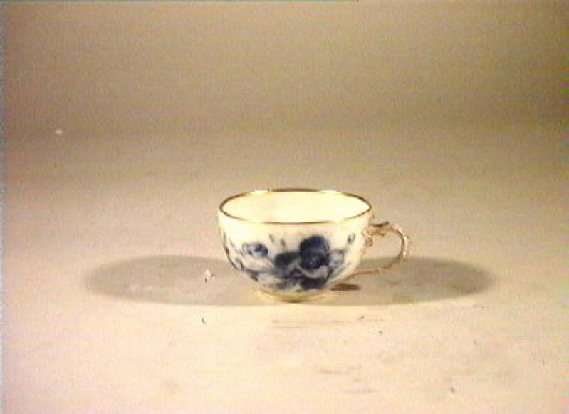 motivi decorativi vegetali e animali (tazza) - manifattura reale di Prussia (sec. XIX)