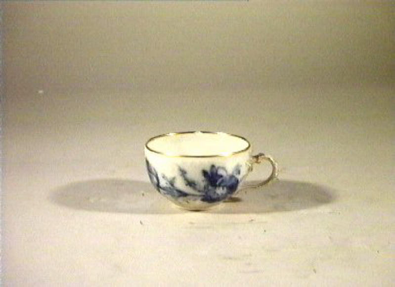 motivi decorativi vegetali e animali (tazza) - manifattura reale di Prussia (sec. XIX)