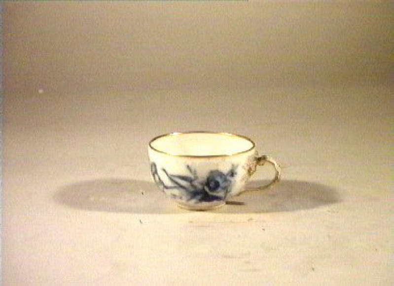 motivi decorativi vegetali e animali (tazza) - manifattura reale di Prussia (sec. XIX)